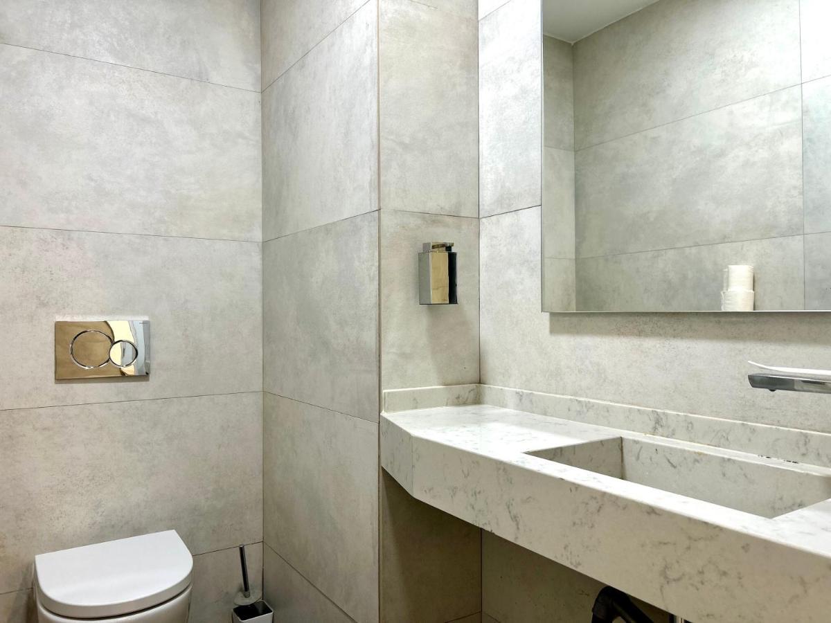 Hostel Ramon Lujan 91 Μαδρίτη Εξωτερικό φωτογραφία